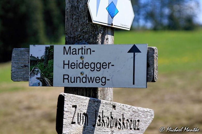 Martin Heidegger Rundwanderweg bei Todtnauberg - Wegweiser