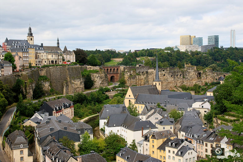 Luxemburg Aussicht auf Stadtteil Grund und Bock-Kasematten