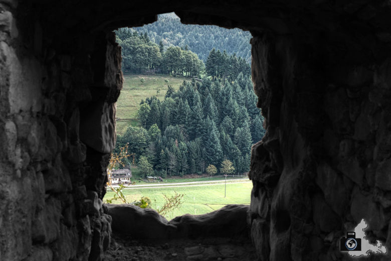 hochburg-ruine-aussichtsfenster