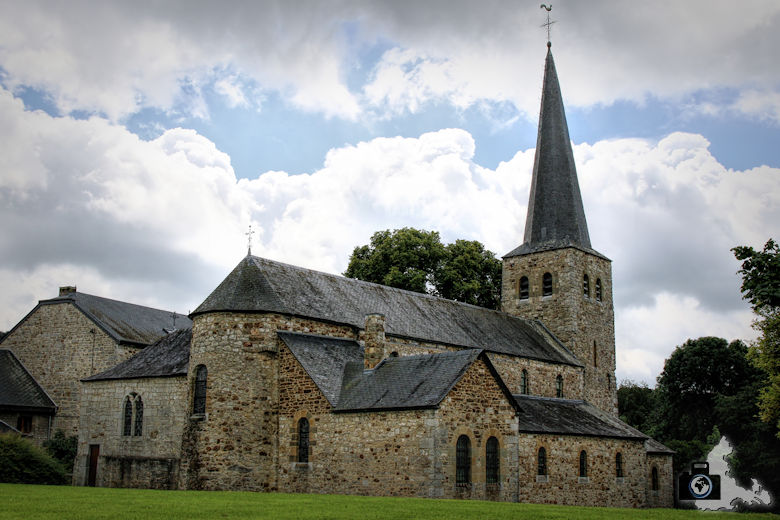 Kirche in Wéris in der Wallonie in den Ardennen