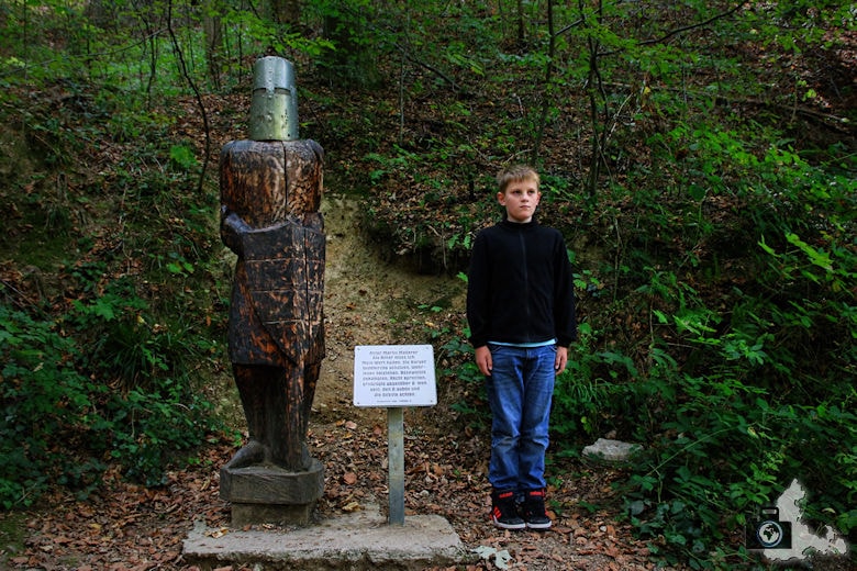 Ritterwanderweg zur Kastelburg Waldkirch - Ritter Statue