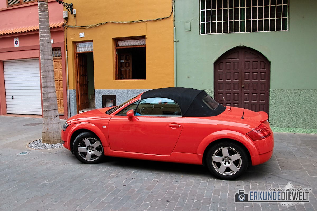 15spa0049-tenerife-red-car