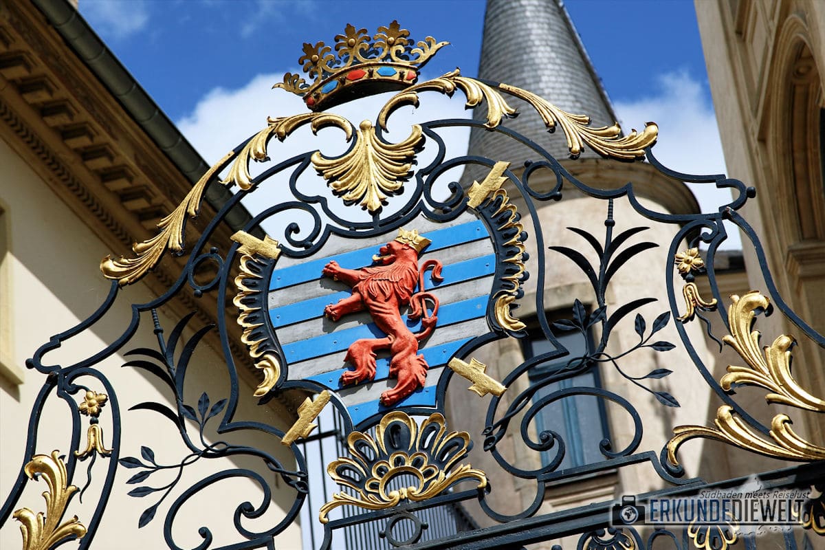 Wappen am Tor zum Großherzoglichen Palast, Luxemburg Stadt, Luxemburg