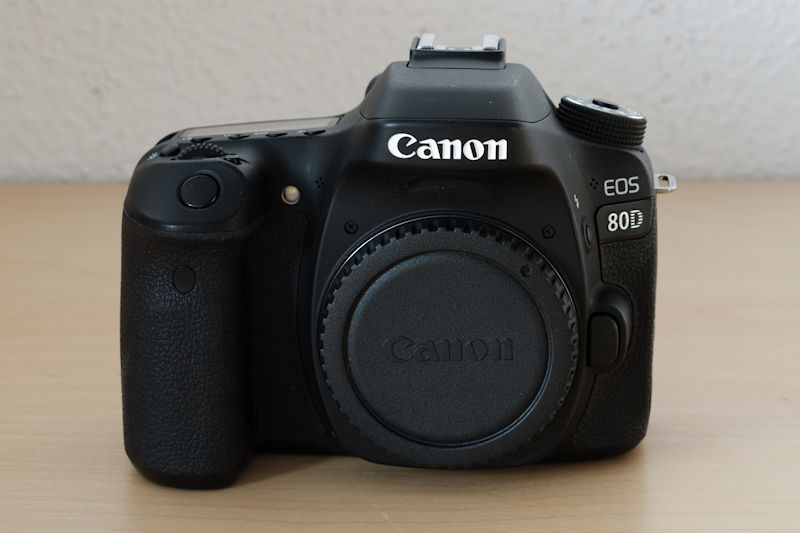 Canon EOS 80D Frontansicht