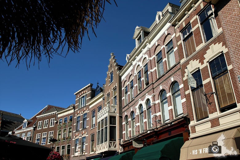Unterwegs in Utrecht in den Niederlanden - Häuserfassaden