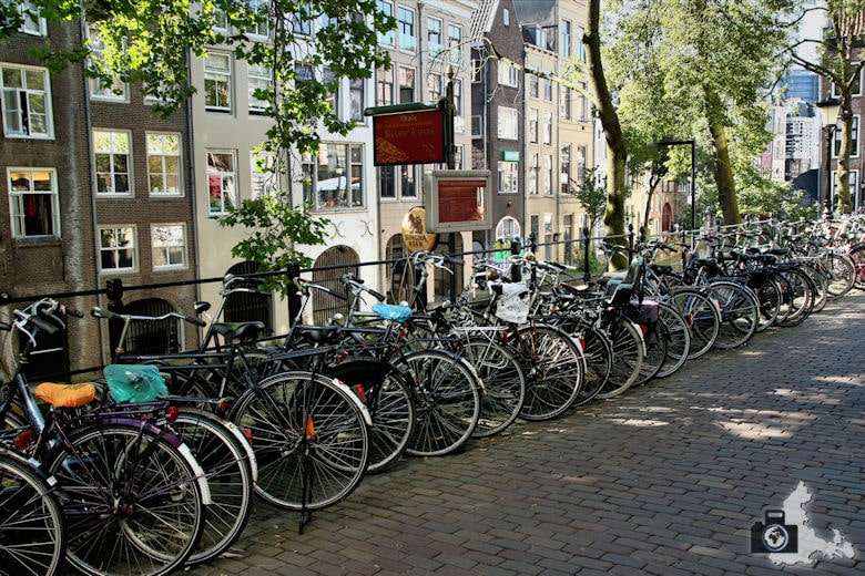 Unterwegs in Utrecht in den Niederlanden - Fahrräder