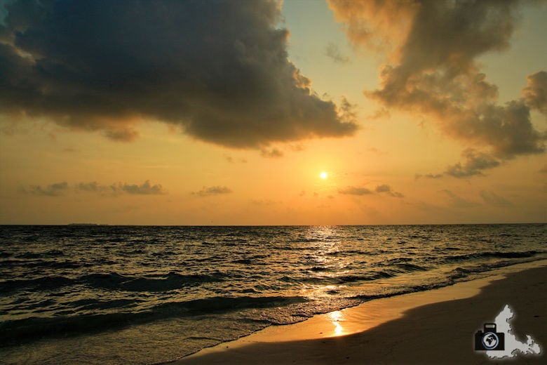 Malediven Ukulhas Strand Meer Sonnenuntergang