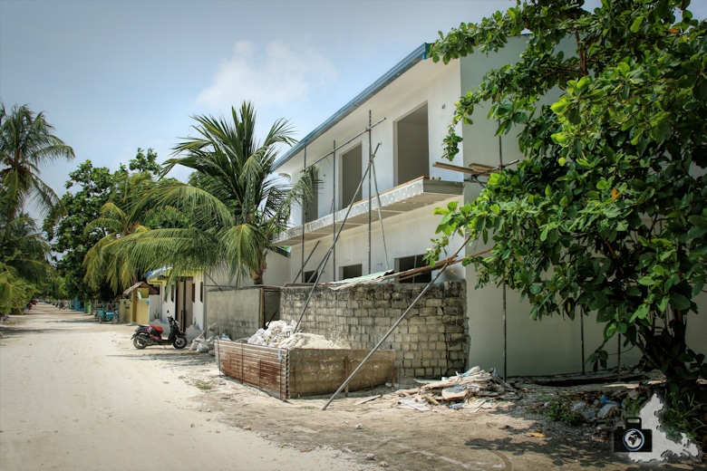 Baustelle für neue Ferien-Apartements auf Ukulhas, Malediven