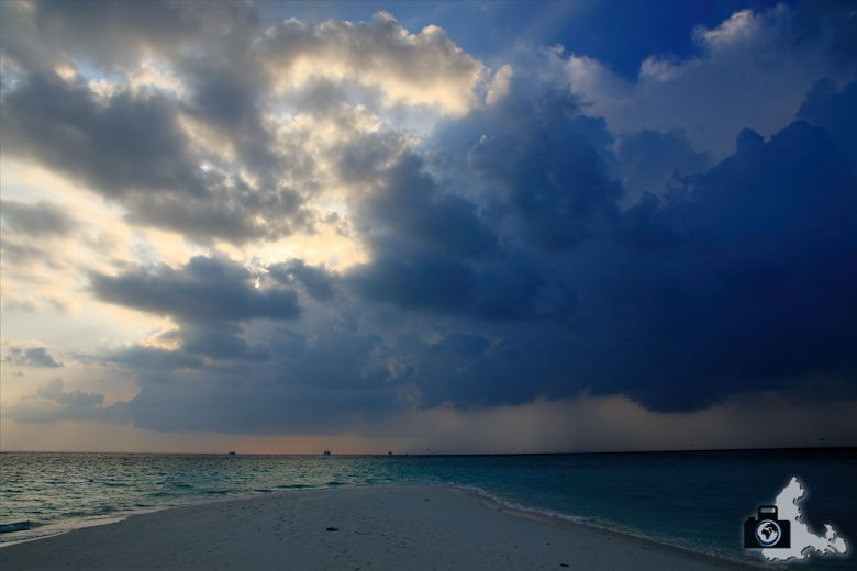 Aufziehendes Unwetter auf den Malediven