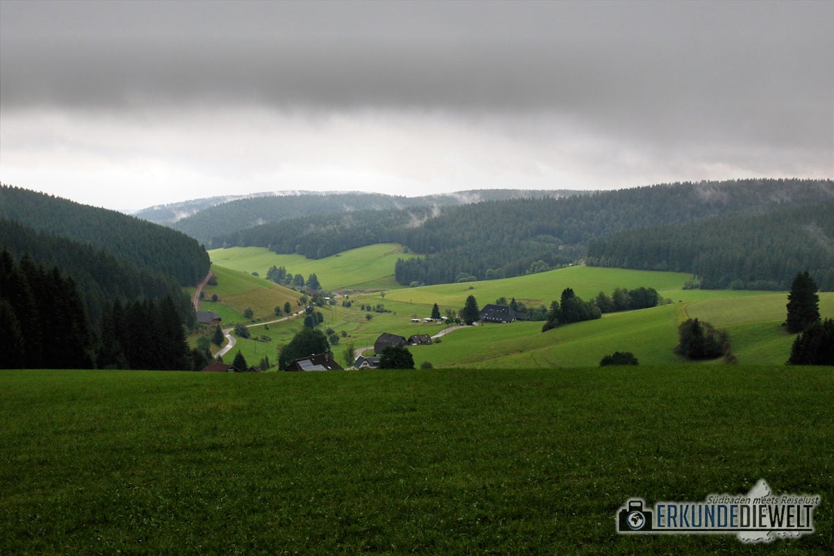 Bewölkte Schwarzwald Landschaft, Deutschland