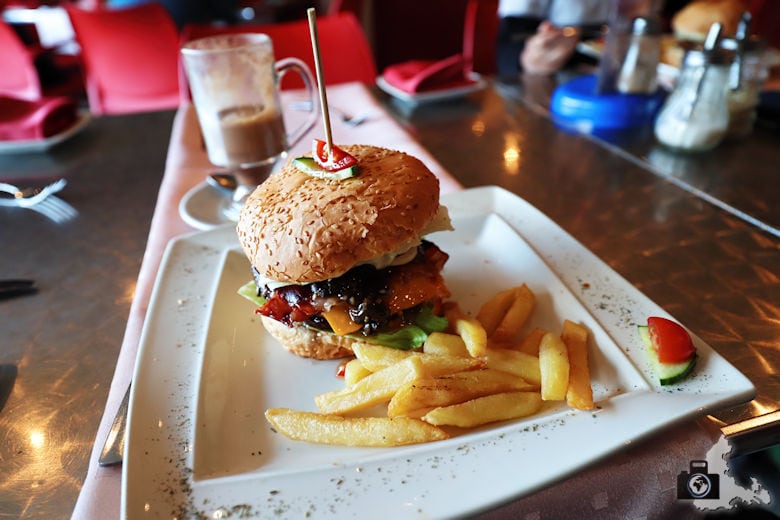 Burger, Marilyn's 60's Diner, Storms River, Tsitsikamma