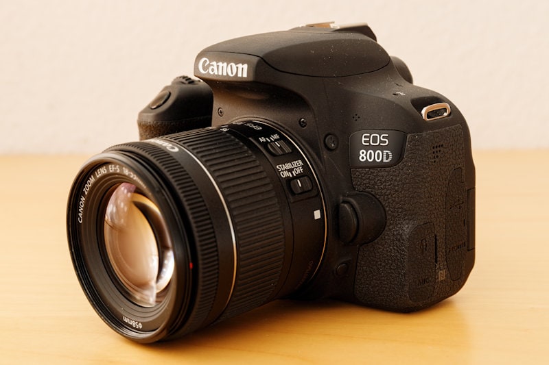 Canon EOS 800D - Seitenansicht