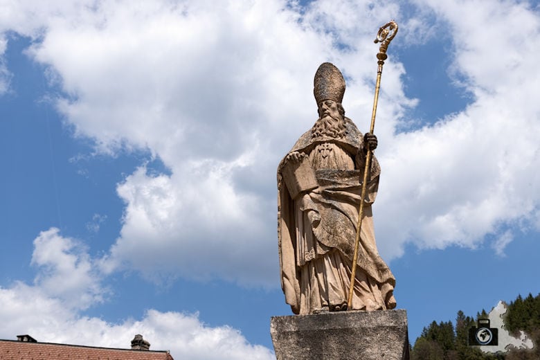 St. Blasien im Schwarzwald - Statue vor dem Dom