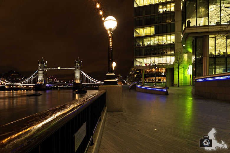 Fotowalk - London Nachtaufnahmen - Spazierweg Richtung London Bridge