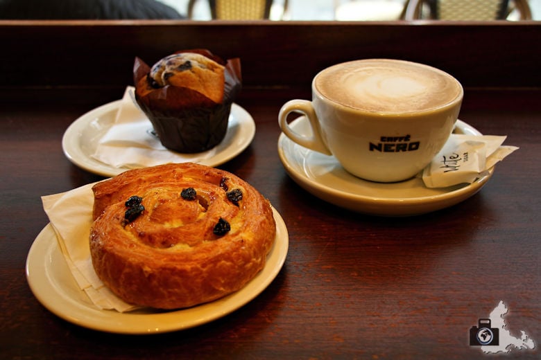 Frühstück im Café Nero