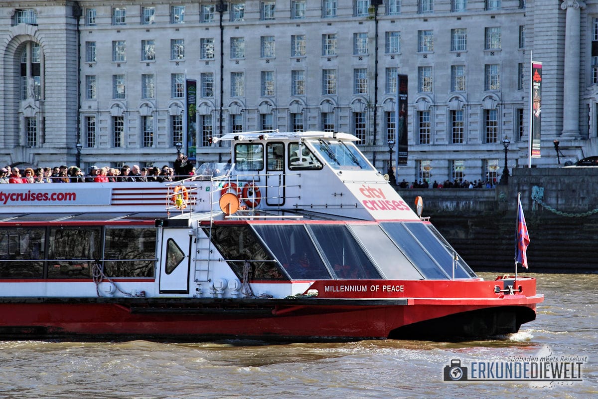 Ausflugsboot Themse, London