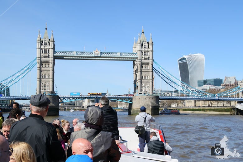 London Bootsfahrt auf der Themse - Tower Bridge
