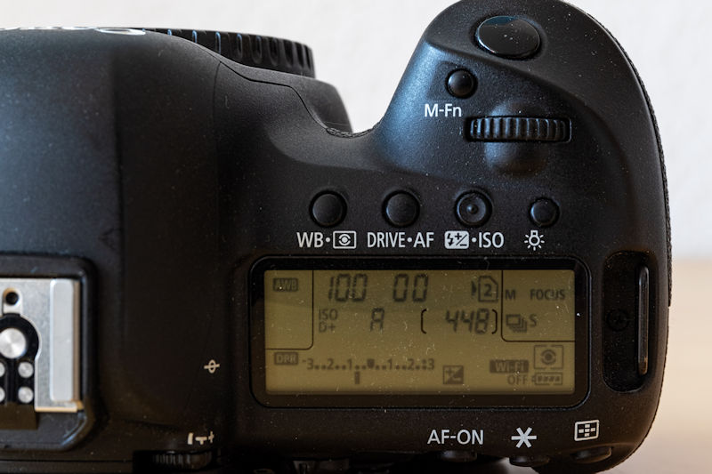 Canon EOS 5D Mark IV - Schulterdisplay