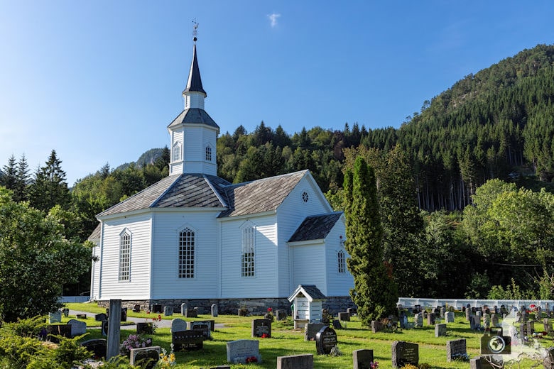 Kirche in Lavik am Sognefjord