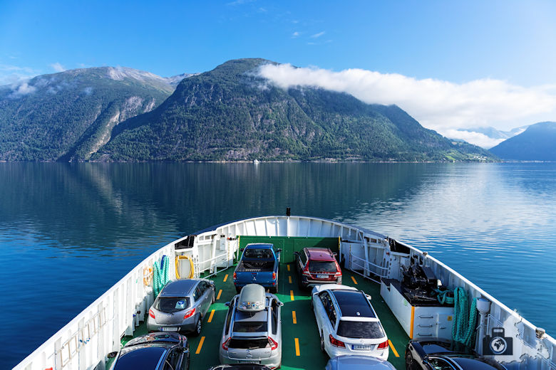 Fähre über den Fjord in Norwegen