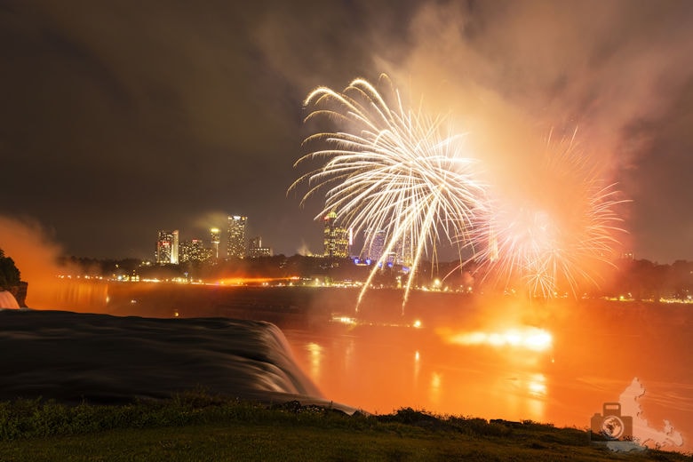 Niagarafälle - Feuerwerk